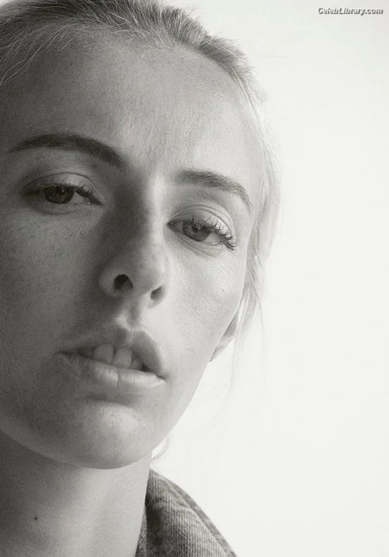 Chloe Kelly photo 9 of 129