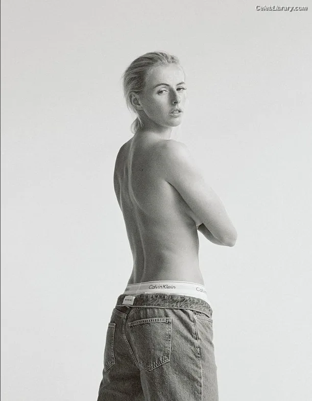 Chloe Kelly photo 11 of 129