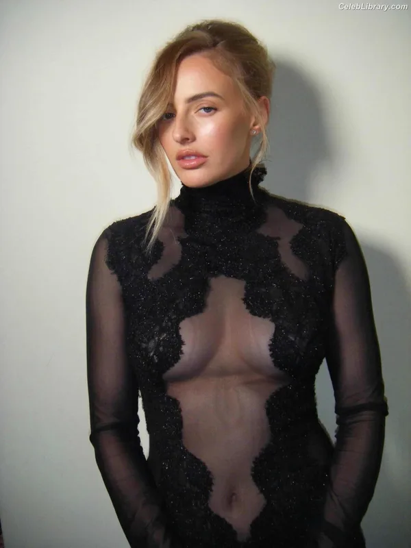Chloe Kelly photo 8 of 129