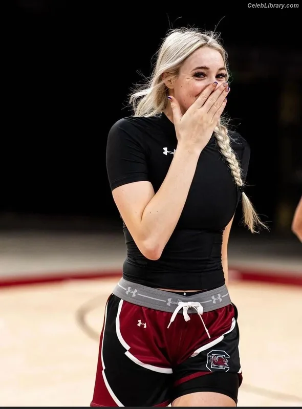Chloe Kitts photo 5 of 24