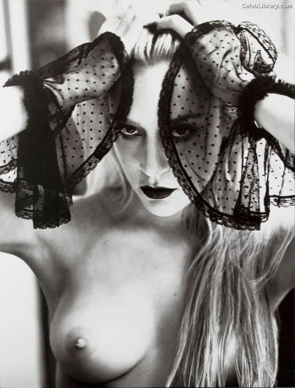 Chloë Sevigny photo 8 of 83