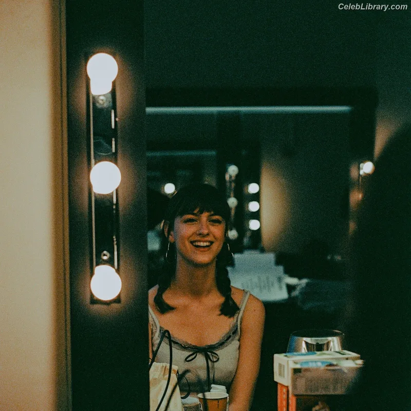 Chloe Slater photo 22 of 138