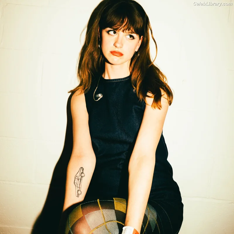 Chloe Slater photo 6 of 138