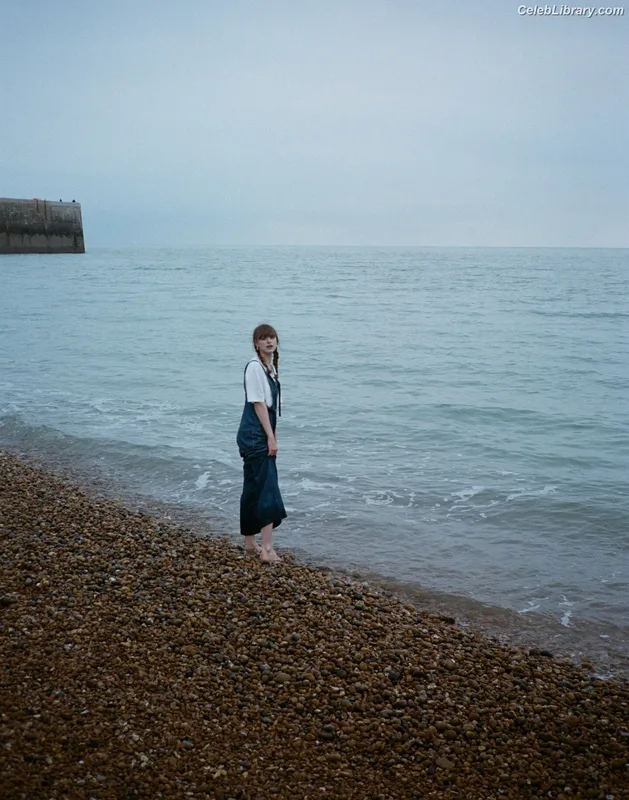 Chloe Slater photo 3 of 138