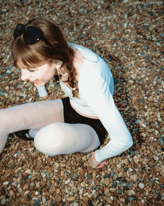 Chloe Slater photo 5 of 138