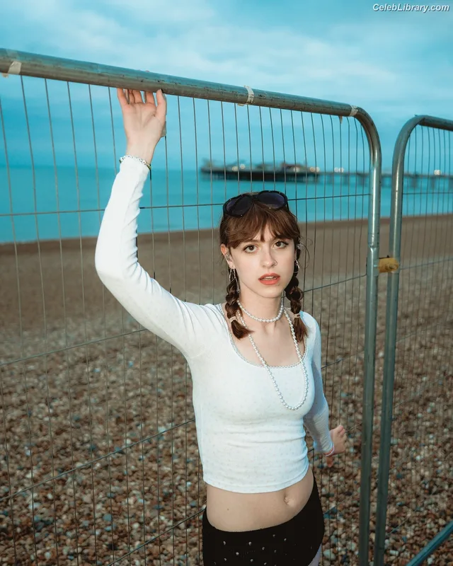 Chloe Slater photo 6 of 138