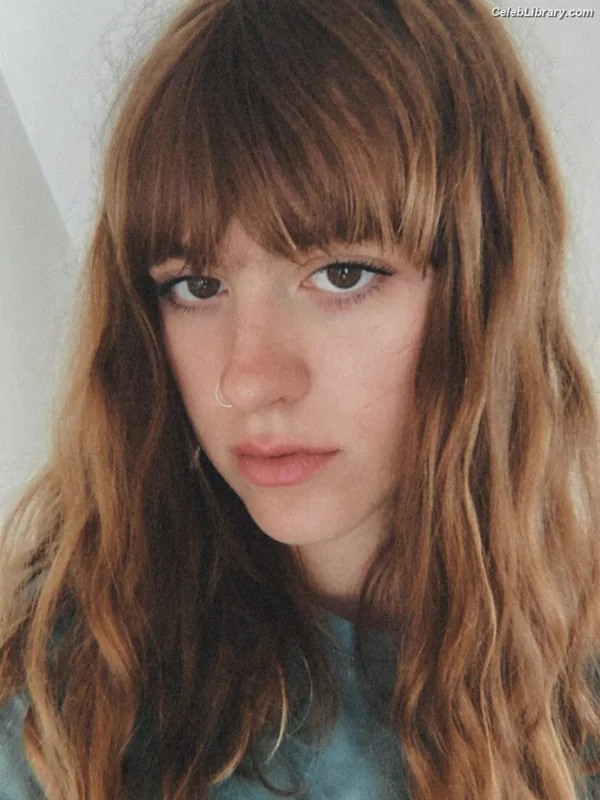 Chloe Slater photo 7 of 138