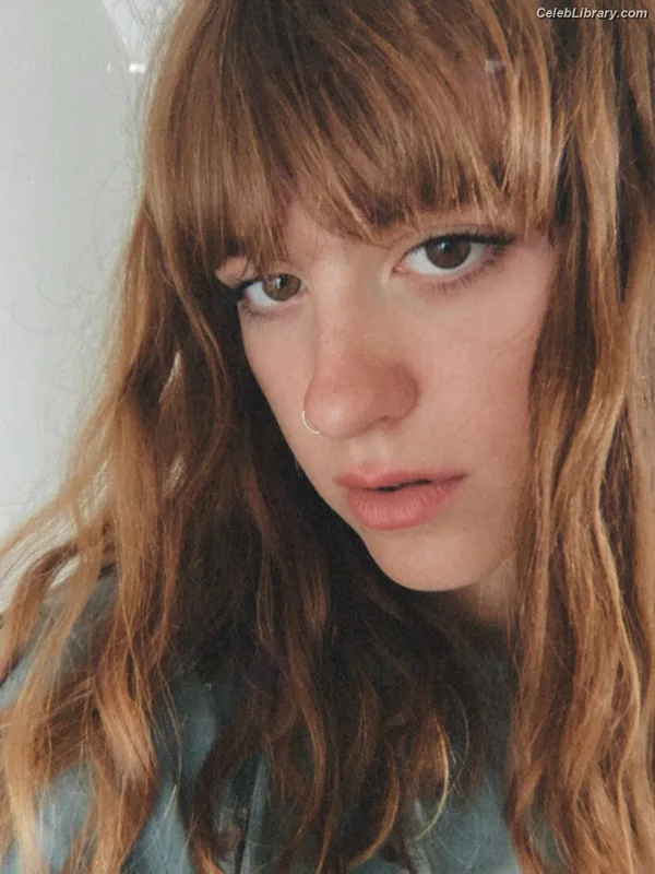 Chloe Slater photo 8 of 138