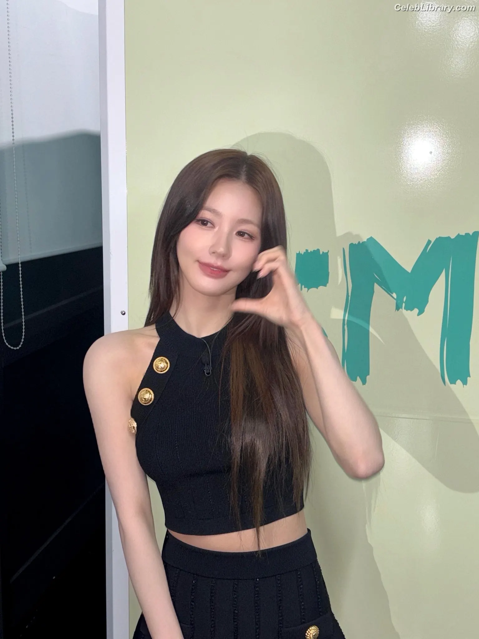 Cho Mi-yeon (Miyeon) - i-dle [(G)I-dle] photo 3 of 264