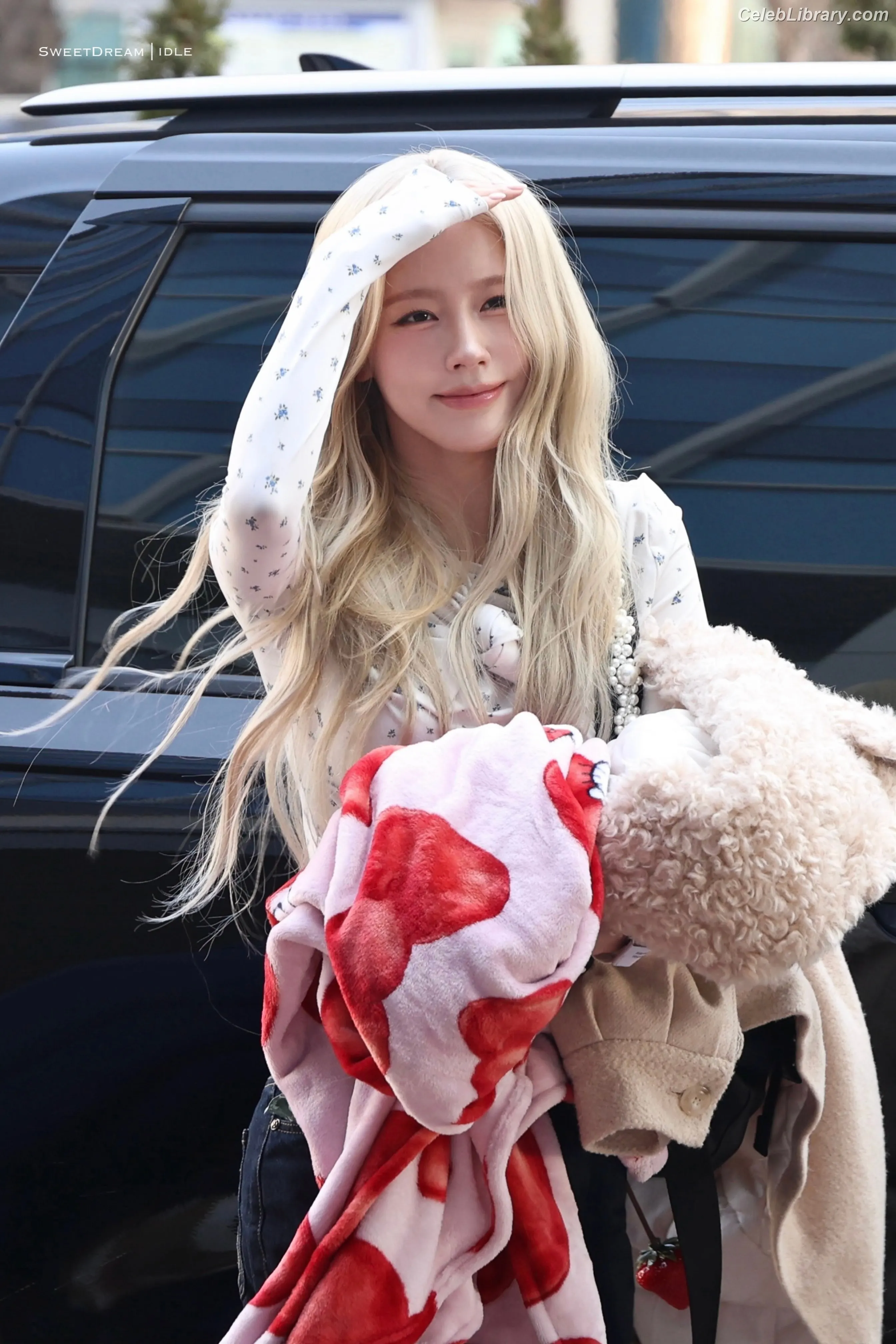 Cho Mi-yeon (Miyeon) - i-dle [(G)I-dle] photo 10 of 264