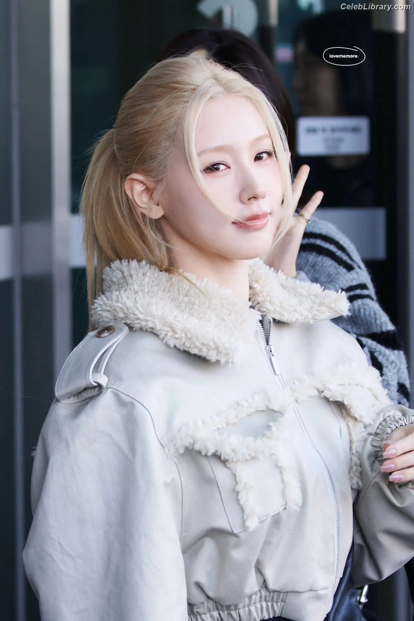 Cho Mi-yeon (Miyeon) - i-dle [(G)I-dle] photo 1 of 264