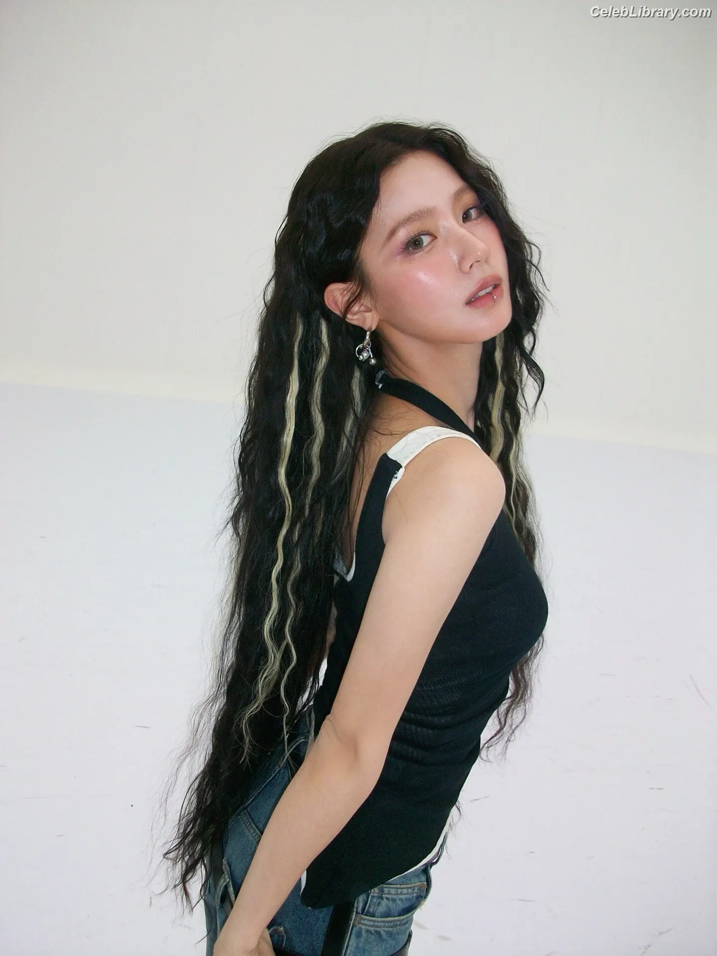 Cho Mi-yeon (Miyeon) - i-dle [(G)I-dle] photo 5 of 264