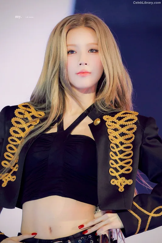 Cho Mi-yeon (Miyeon) - i-dle [(G)I-dle] photo 2 of 1019