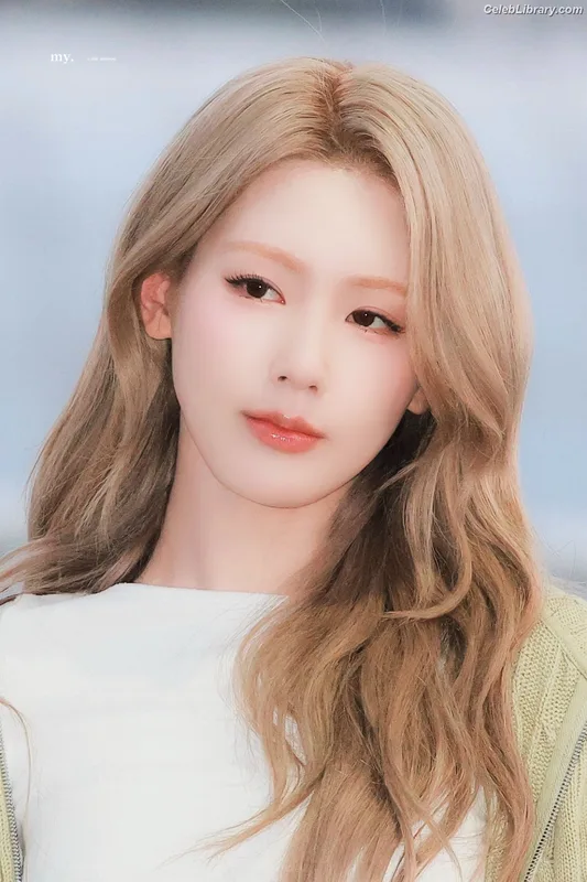 Cho Mi-yeon (Miyeon) - i-dle [(G)I-dle] photo 4 of 1019