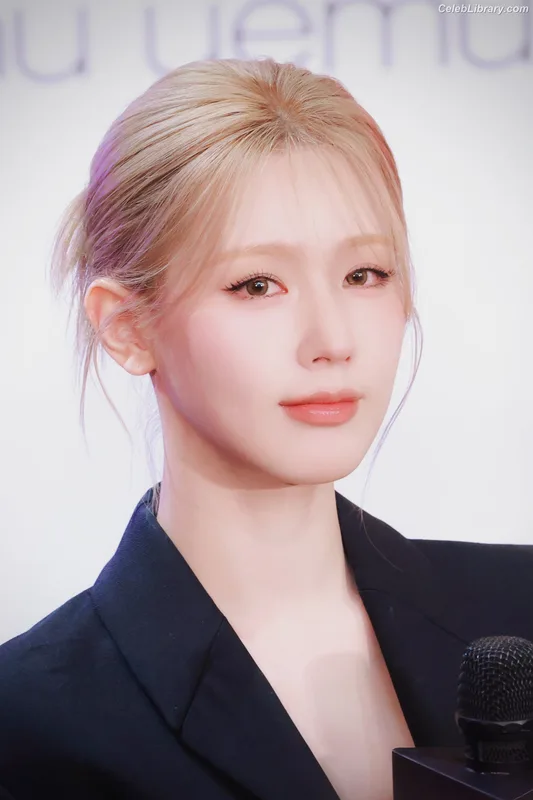 Cho Mi-yeon (Miyeon) - i-dle [(G)I-dle] photo 5 of 1019