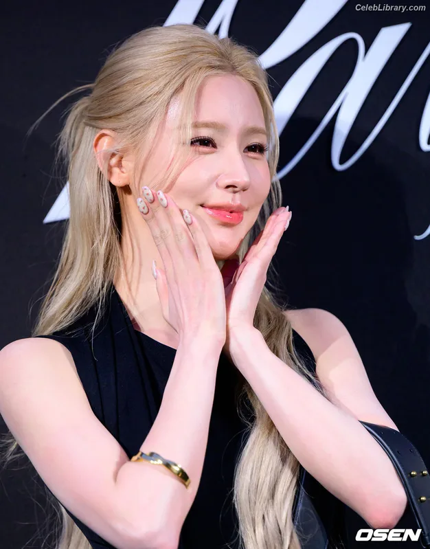 Cho Mi-yeon (Miyeon) - i-dle [(G)I-dle] photo 10 of 1019