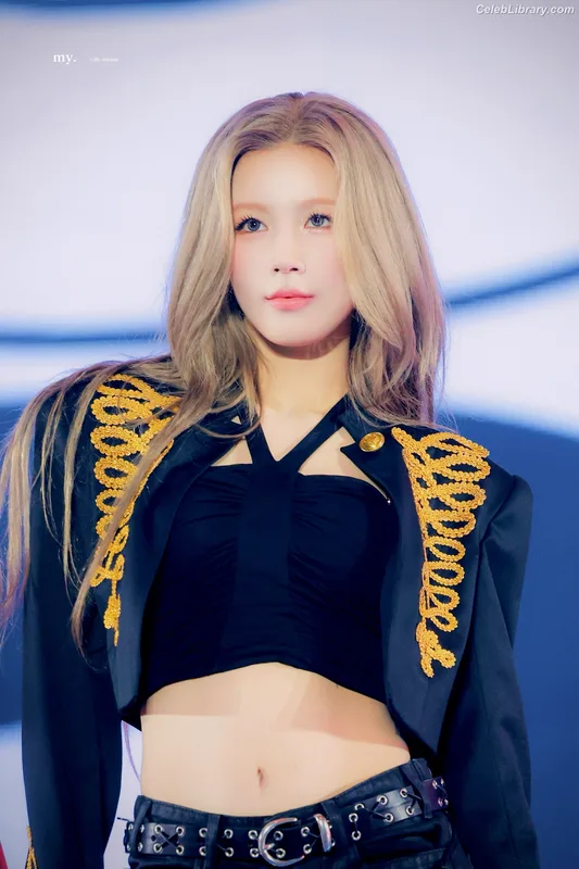 Cho Mi-yeon (Miyeon) - i-dle [(G)I-dle] photo 4 of 1019