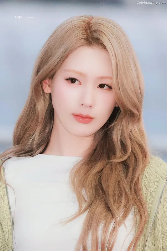 Cho Mi-yeon (Miyeon) - i-dle [(G)I-dle] photo 7 of 1019
