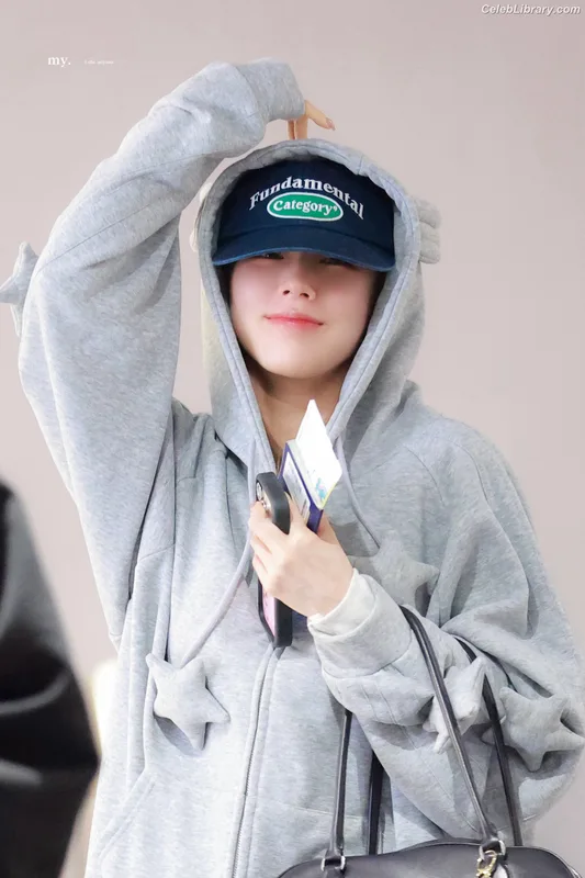 Cho Mi-yeon (Miyeon) - i-dle [(G)I-dle] photo 9 of 1019