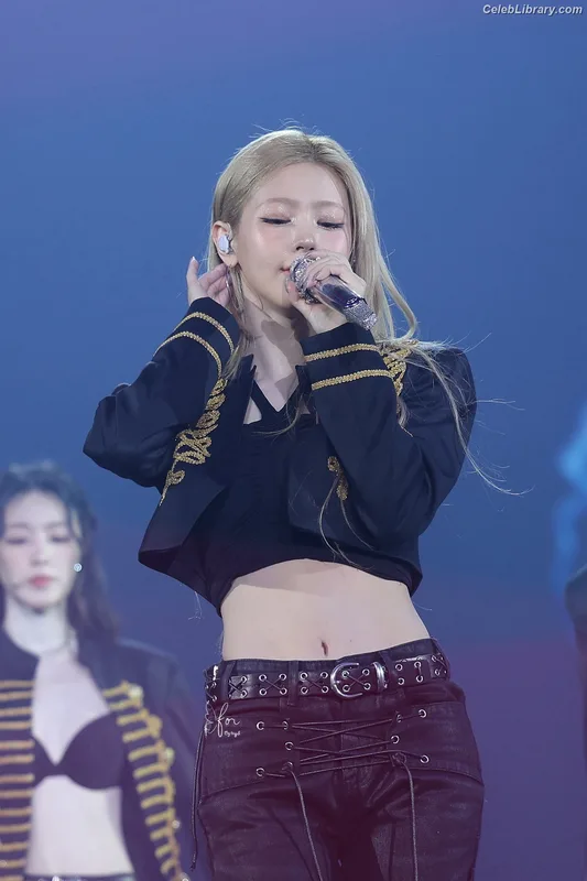 Cho Mi-yeon (Miyeon) - i-dle [(G)I-dle] photo 10 of 1019