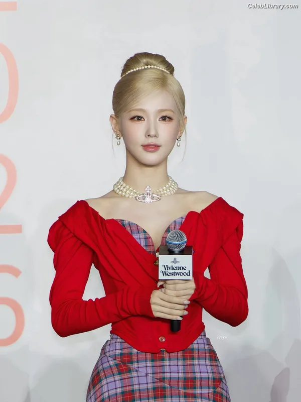 Cho Mi-yeon (Miyeon) - i-dle [(G)I-dle] photo 3 of 1019