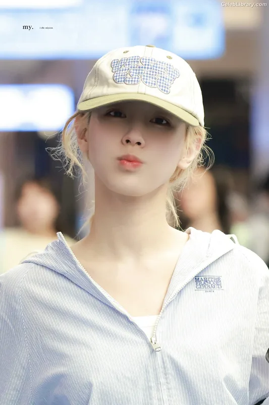 Cho Mi-yeon (Miyeon) - i-dle [(G)I-dle] photo 2 of 1019