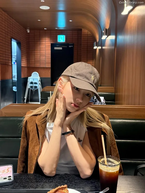 Cho Mi-yeon (Miyeon) - i-dle [(G)I-dle] photo 8 of 1019