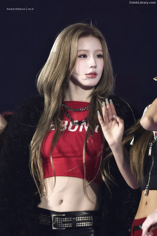 Cho Mi-yeon (Miyeon) - i-dle [(G)I-dle] photo 12 of 1019