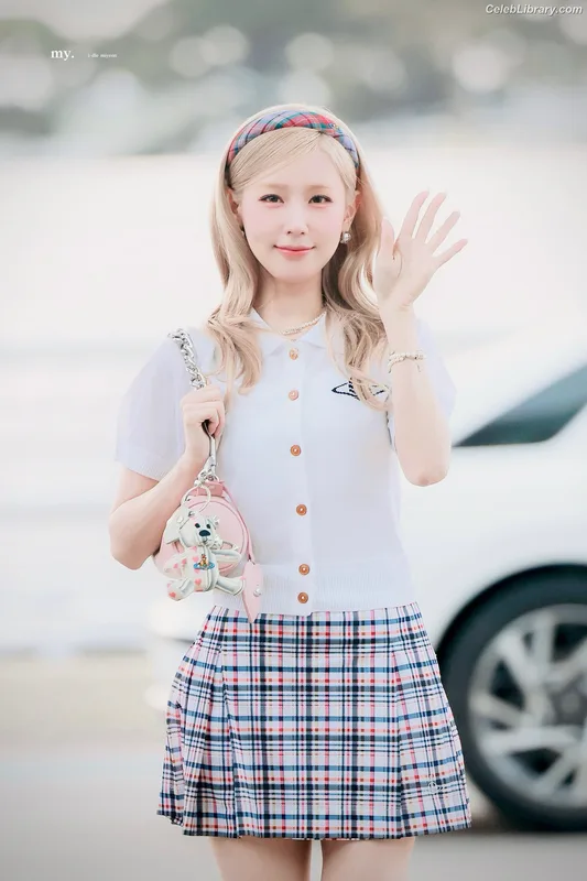 Cho Mi-yeon (Miyeon) - i-dle [(G)I-dle] photo 7 of 1019