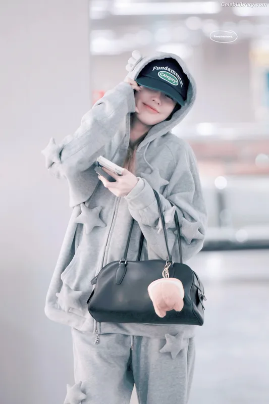 Cho Mi-yeon (Miyeon) - i-dle [(G)I-dle] photo 17 of 1019