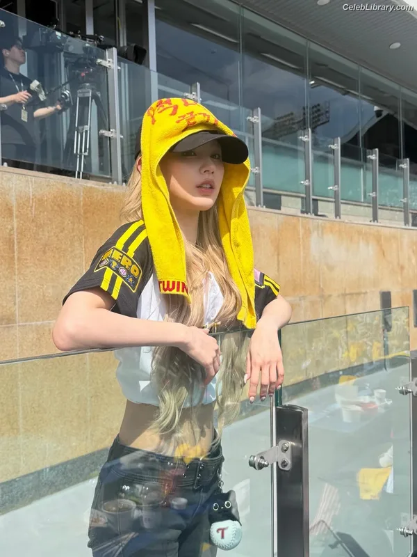 Cho Mi-yeon (Miyeon) - i-dle [(G)I-dle] photo 23 of 1019