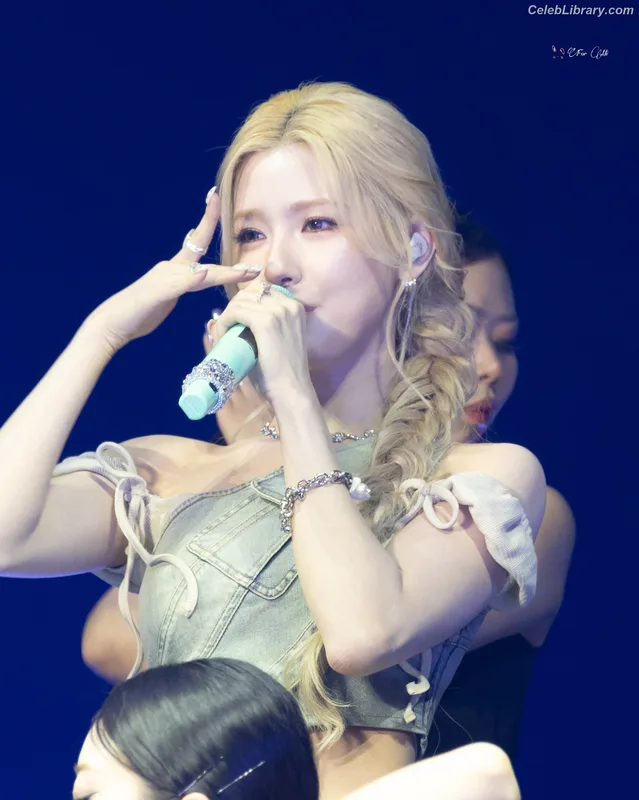 Cho Mi-yeon (Miyeon) - i-dle [(G)I-dle] photo 3 of 1019