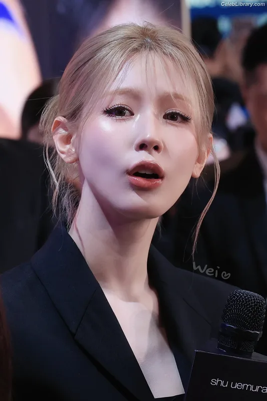 Cho Mi-yeon (Miyeon) - i-dle [(G)I-dle] photo 15 of 1019