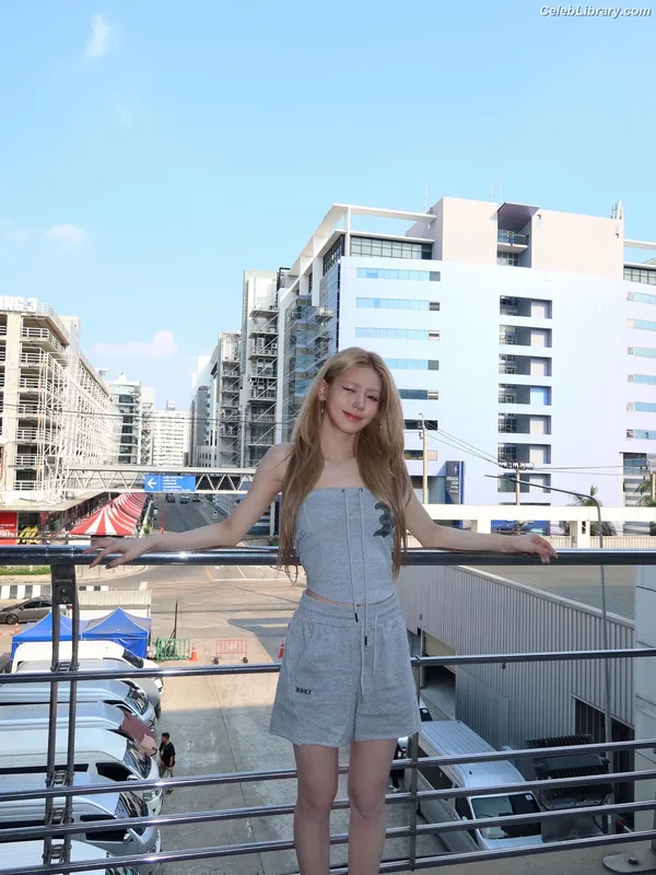 Cho Mi-yeon (Miyeon) - i-dle [(G)I-dle] photo 18 of 1019