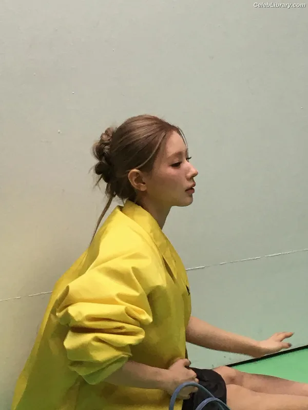 Cho Mi-yeon (Miyeon) - i-dle [(G)I-dle] photo 19 of 1019