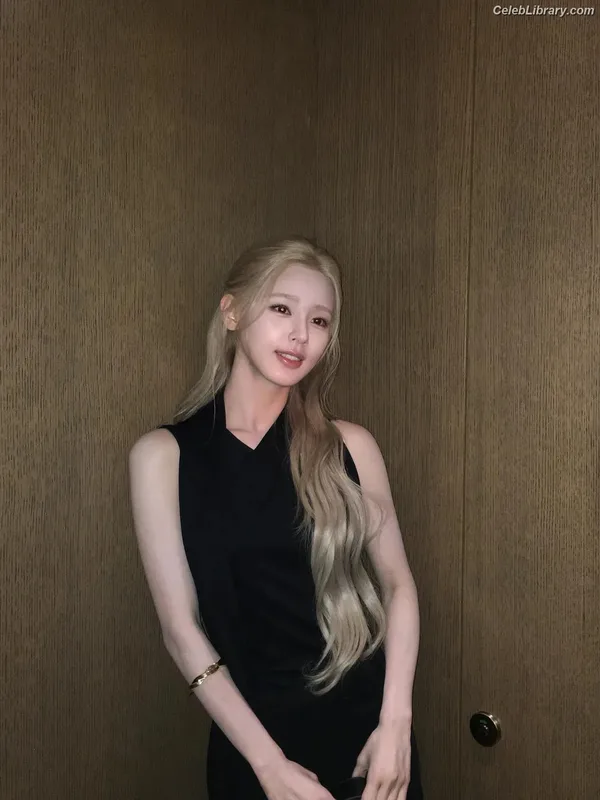 Cho Mi-yeon (Miyeon) - i-dle [(G)I-dle] photo 21 of 1019