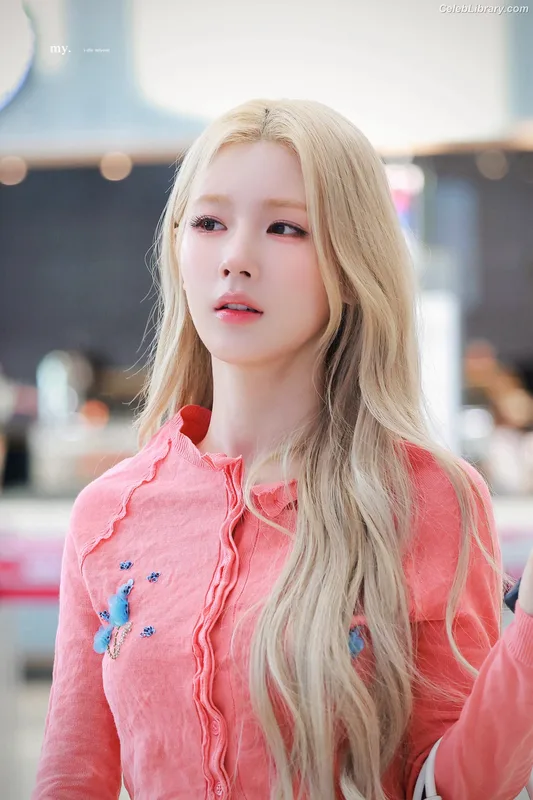 Cho Mi-yeon (Miyeon) - i-dle [(G)I-dle] photo 19 of 1019