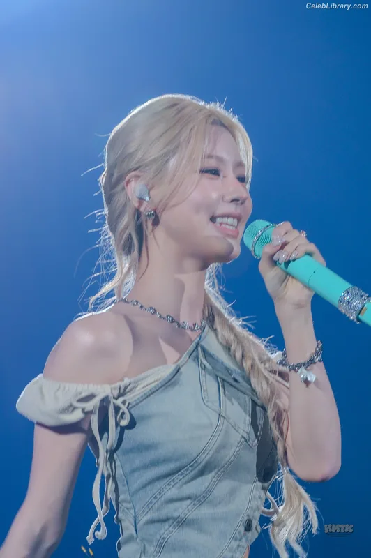 Cho Mi-yeon (Miyeon) - i-dle [(G)I-dle] photo 22 of 1019