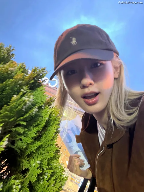 Cho Mi-yeon (Miyeon) - i-dle [(G)I-dle] photo 16 of 1019