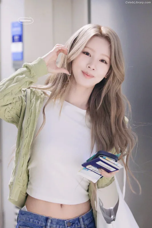 Cho Mi-yeon (Miyeon) - i-dle [(G)I-dle] photo 20 of 1019