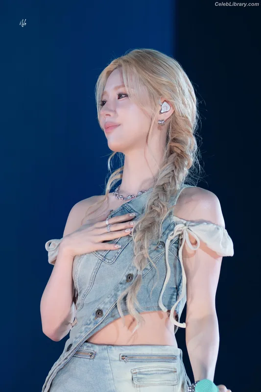 Cho Mi-yeon (Miyeon) - i-dle [(G)I-dle] photo 5 of 1019