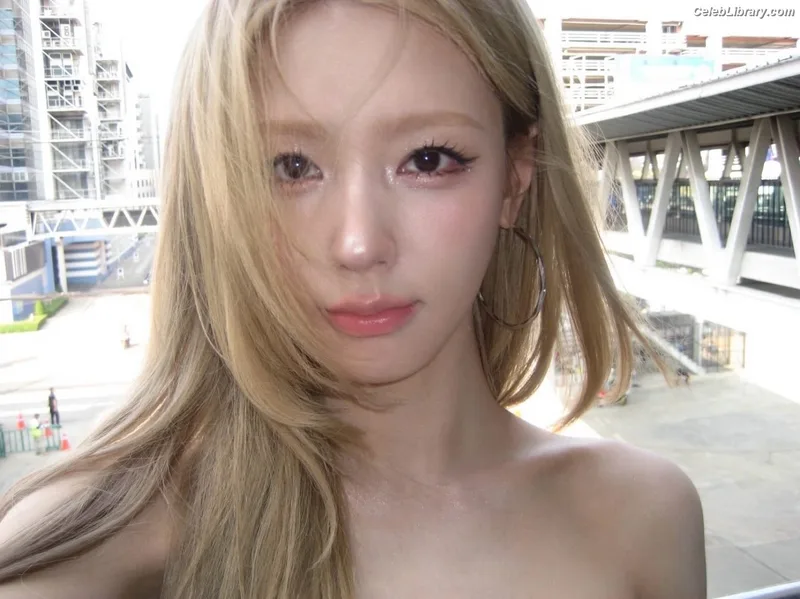 Cho Mi-yeon (Miyeon) - i-dle [(G)I-dle] photo 14 of 1019