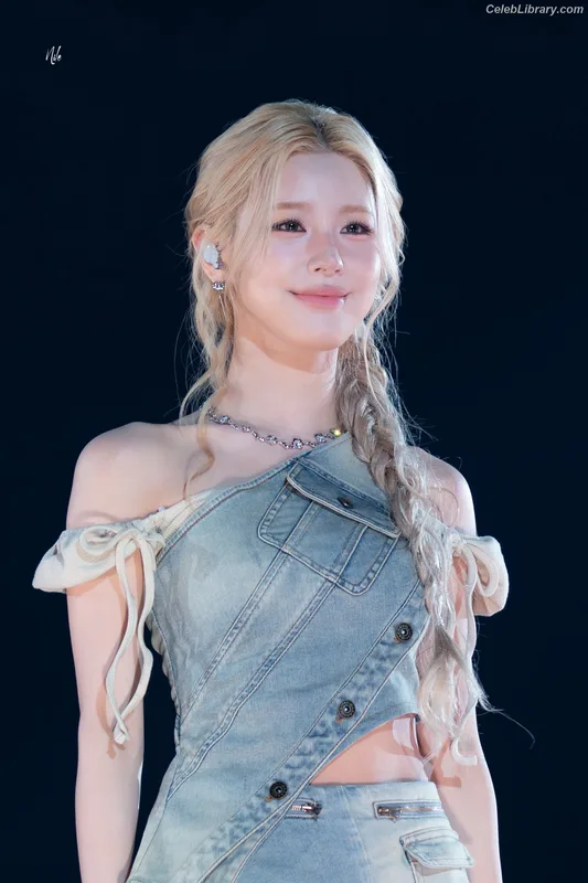 Cho Mi-yeon (Miyeon) - i-dle [(G)I-dle] photo 20 of 1019