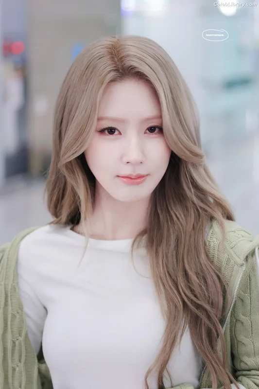 Cho Mi-yeon (Miyeon) - i-dle [(G)I-dle] photo 15 of 1019