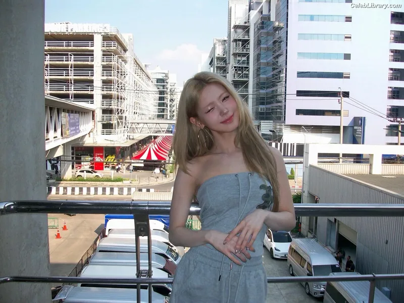 Cho Mi-yeon (Miyeon) - i-dle [(G)I-dle] photo 17 of 1019
