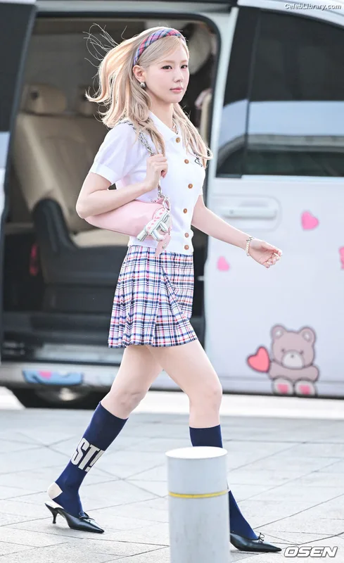 Cho Mi-yeon (Miyeon) - i-dle [(G)I-dle] photo 24 of 1019