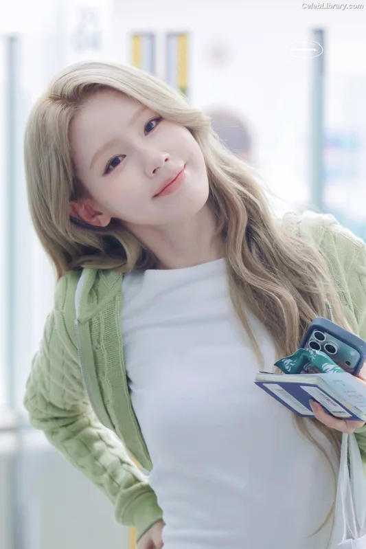Cho Mi-yeon (Miyeon) - i-dle [(G)I-dle] photo 3 of 1019