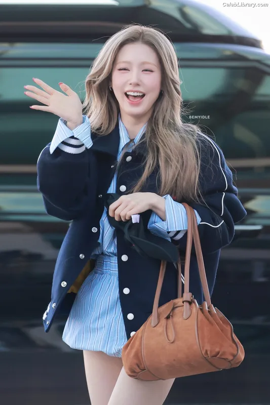 Cho Mi-yeon (Miyeon) - i-dle [(G)I-dle] photo 12 of 1019