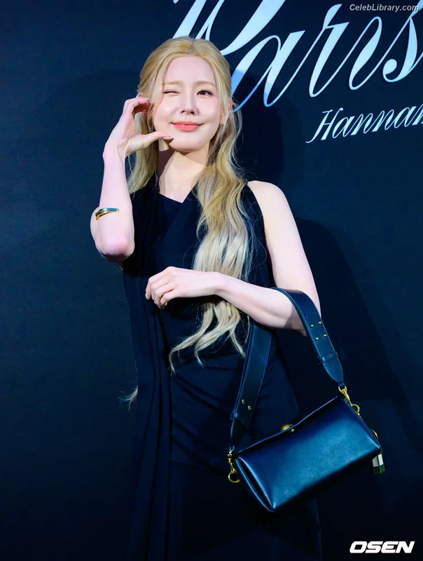 Cho Mi-yeon (Miyeon) - i-dle [(G)I-dle] photo 21 of 1019