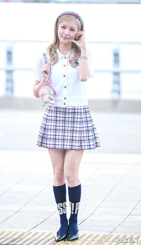 Cho Mi-yeon (Miyeon) - i-dle [(G)I-dle] photo 8 of 1019